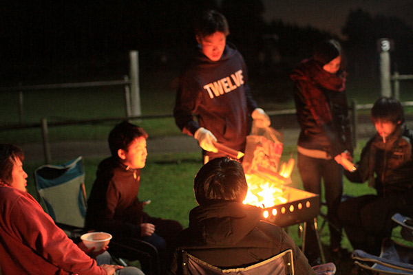 休日は仕事仲間とバーベキュー